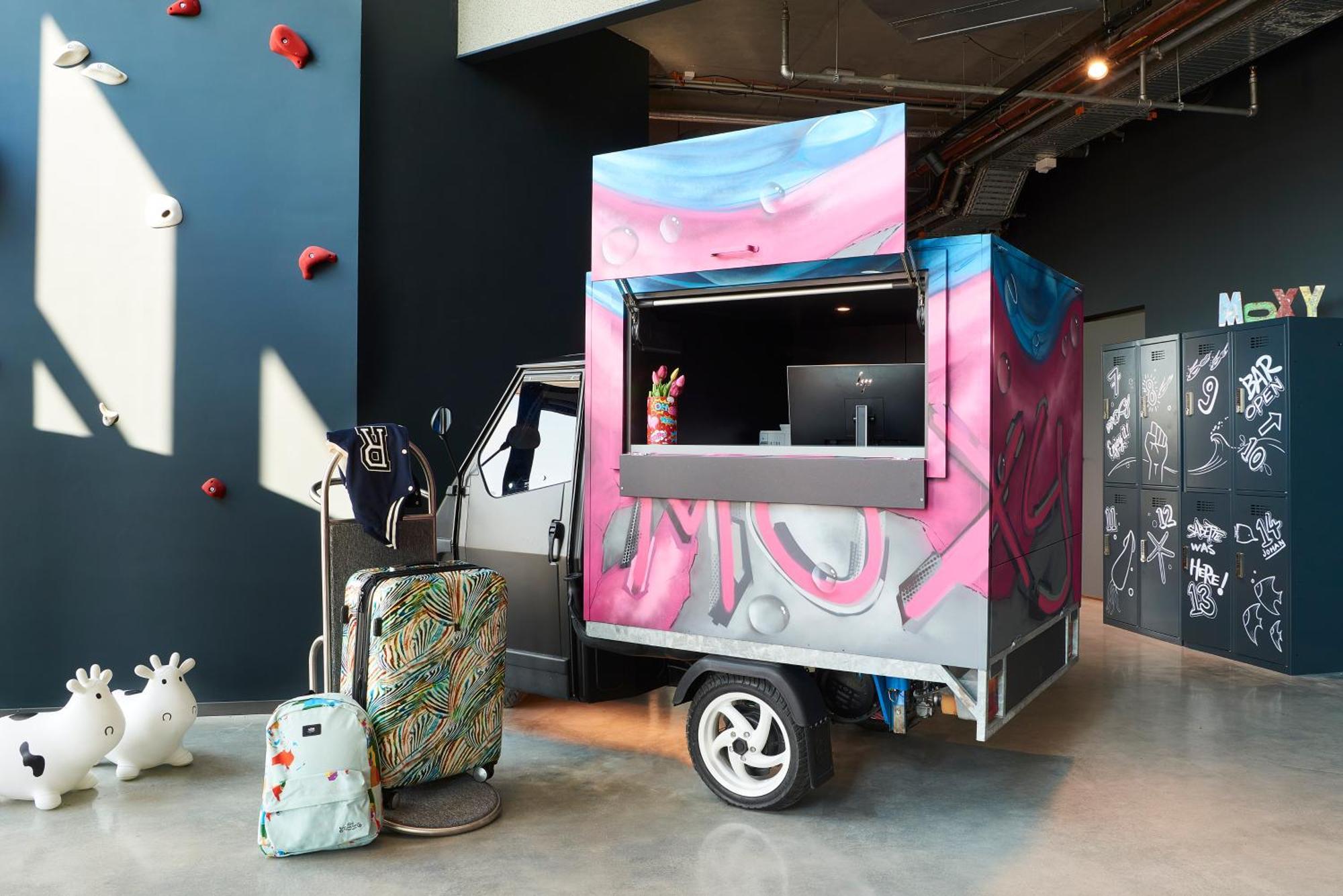Hotel Moxy Amsterdam Schiphol Airport Hoofddorp Zewnętrze zdjęcie